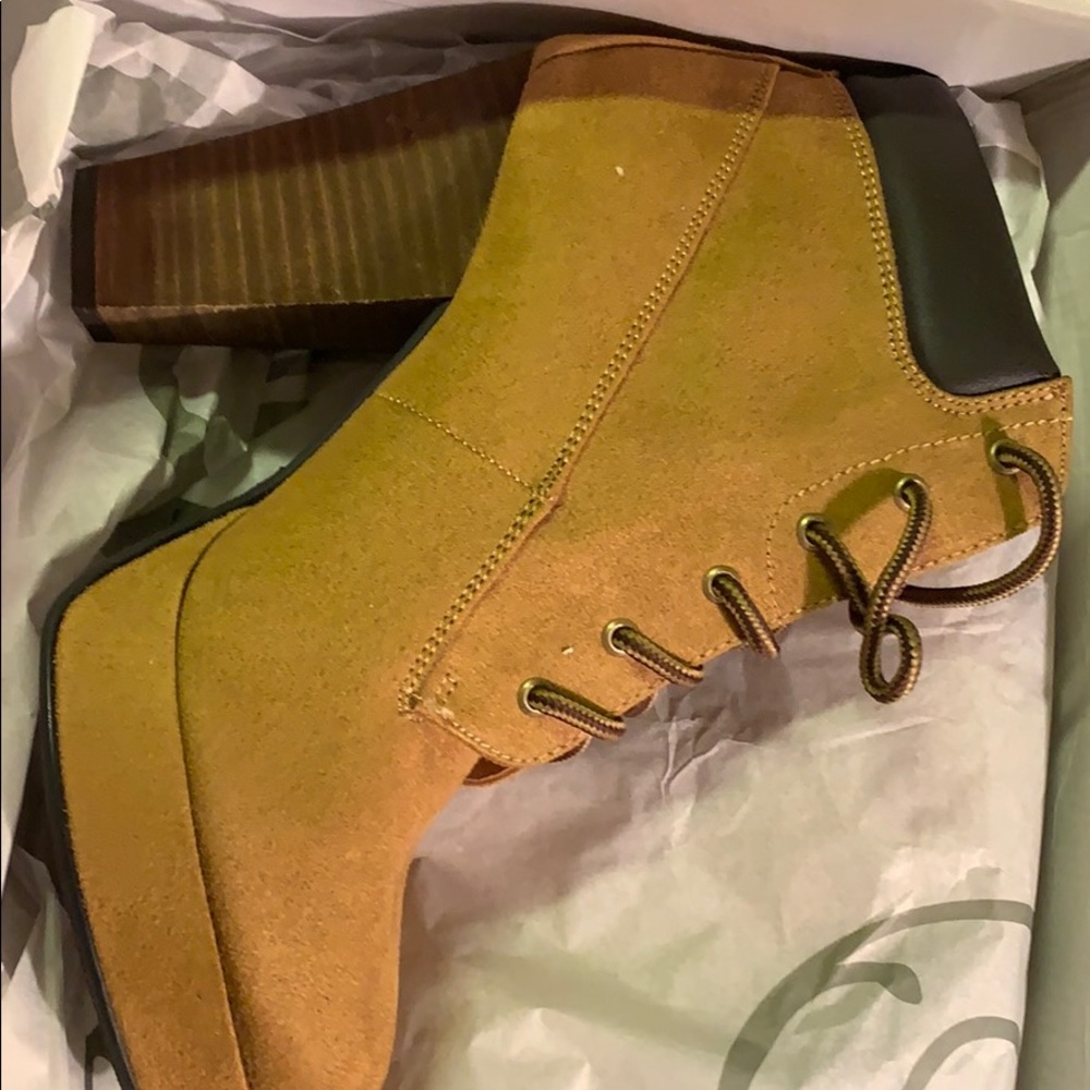Shi work boot heals